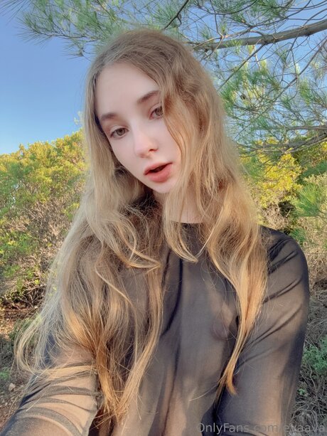 Evaava pretty star photo