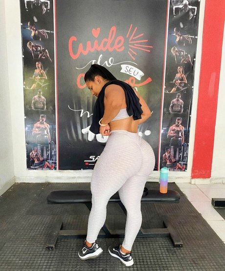 _flavialavinea model img