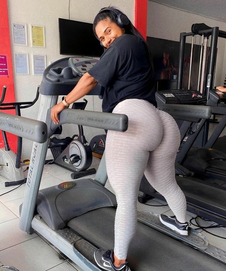 _flavialavinea free actress img