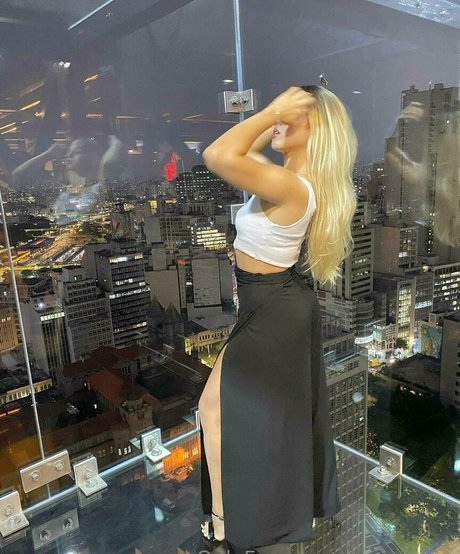 miawhitez exclusive pornstar img