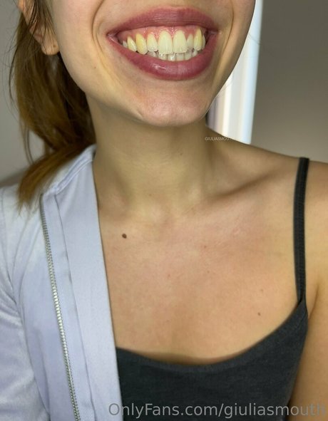 giuliasmouth nudes model photo