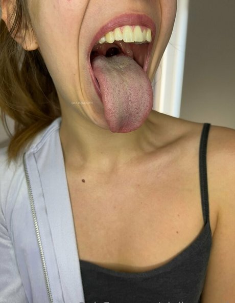 giuliasmouth model hot galleries