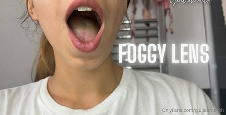 giuliasmouth art star archive