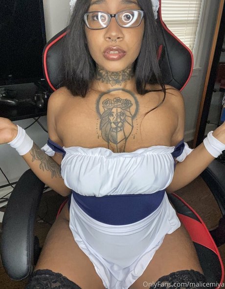 malicemiya pornstar erotic picture