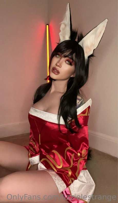 Lizzie Le Strange model nice pics