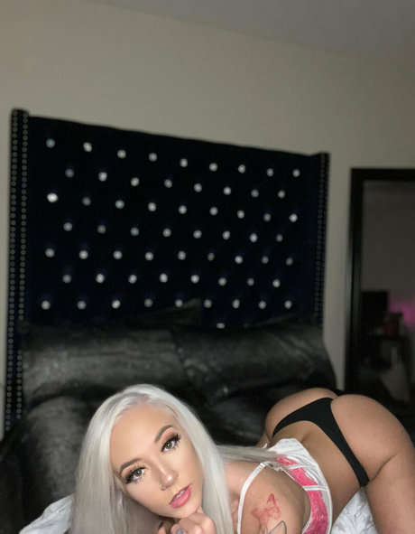 sarahnell naked star image