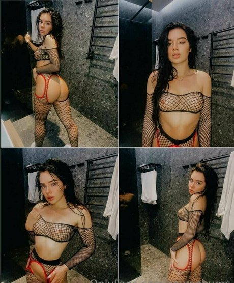 selenacums pornstar pretty gallery