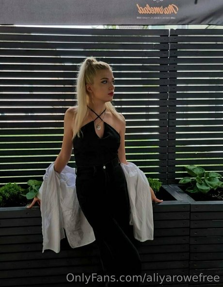 aliyarowefree hot model pics