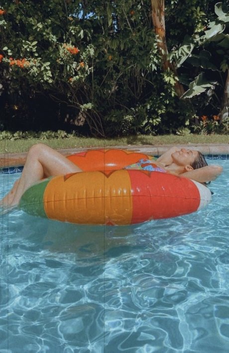 Kira Kosarin xxx model archive