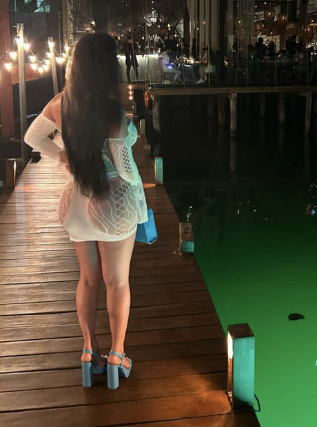 Axela Chen model nice pictures