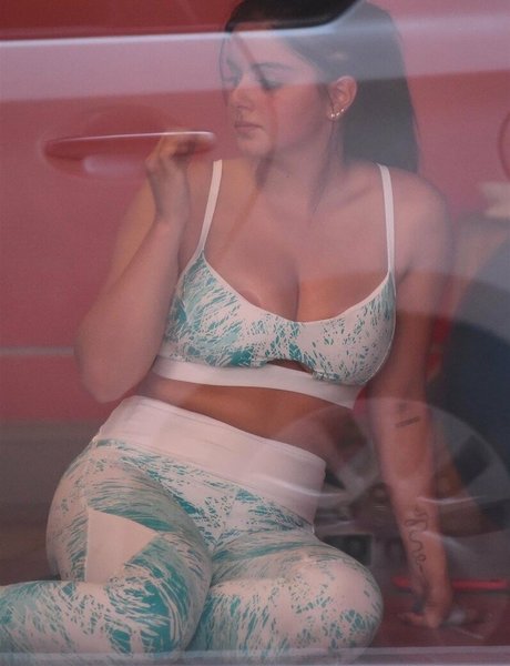 Ariel Winter pornstar sex pictures