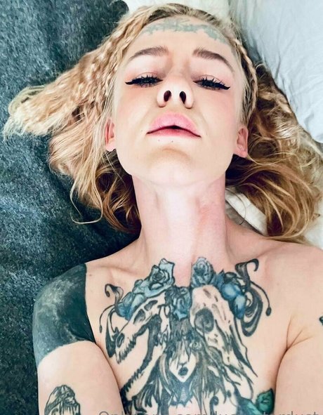 lucy stardust pretty model pic