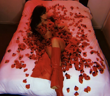 vindylou sexy model gallery