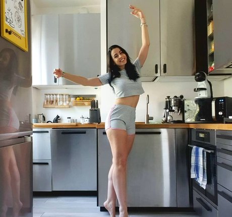 Sara Stefanizzi star beautiful photos