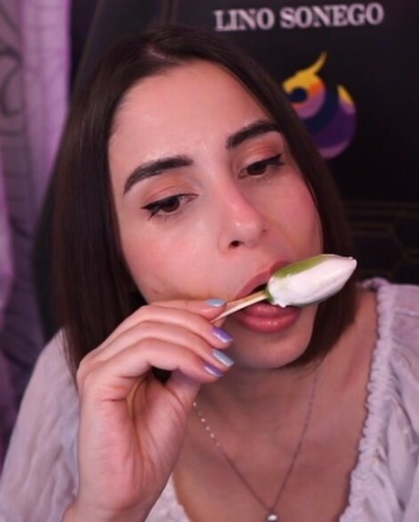 Sara Stefanizzi adult model picture