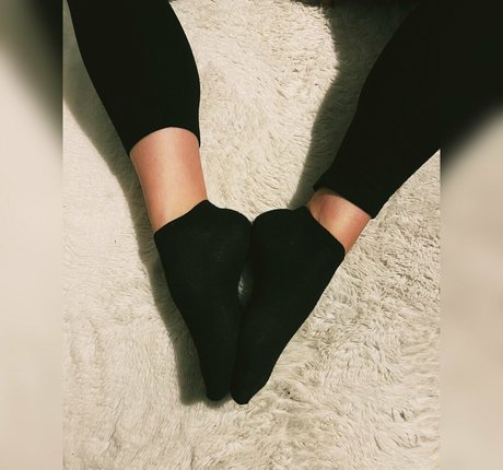 lillysunday art model picture