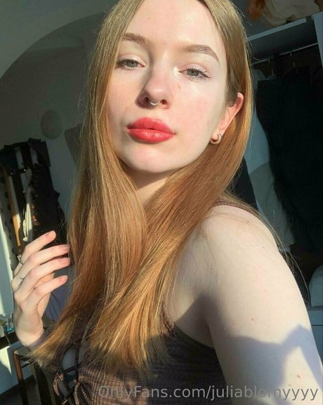 juliablomyyyy sex star image