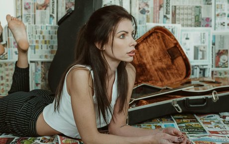 corinjclark exclusive model img