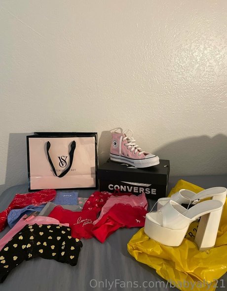 babyaly21 nudes model archive