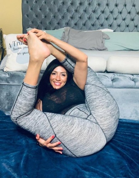 Ariella Ferrera adult model gallery