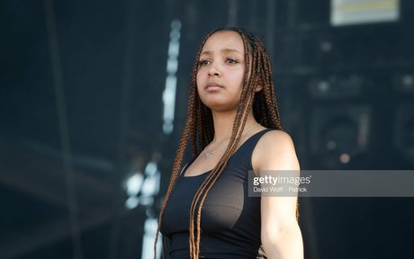 PinkPantheress porn star img