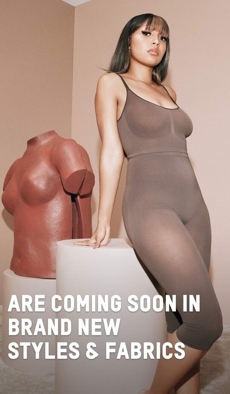 PinkPantheress model pornographic pic