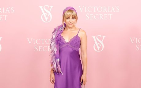 AnnaSophia Robb free pornstar images