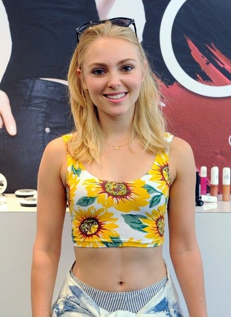AnnaSophia Robb star hot img