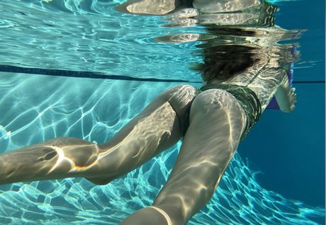 Laura Perlongo nice actress gallery