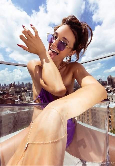 Laura Perlongo best star images