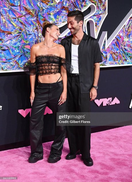 Laura Perlongo model free pic