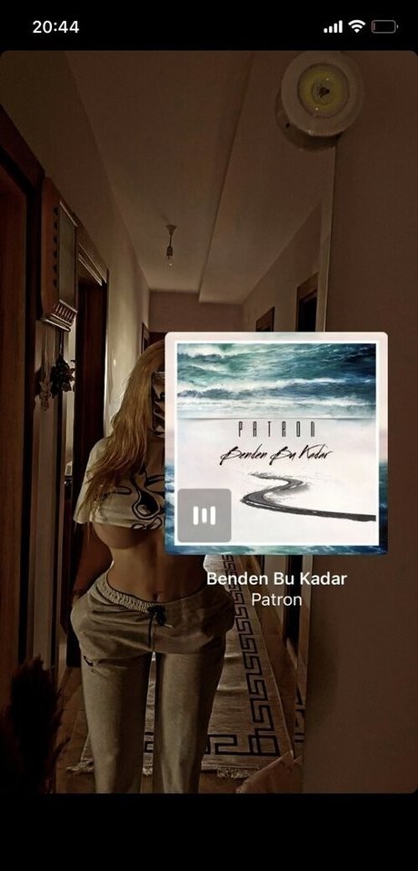 Ecesinn_ naked actress photo