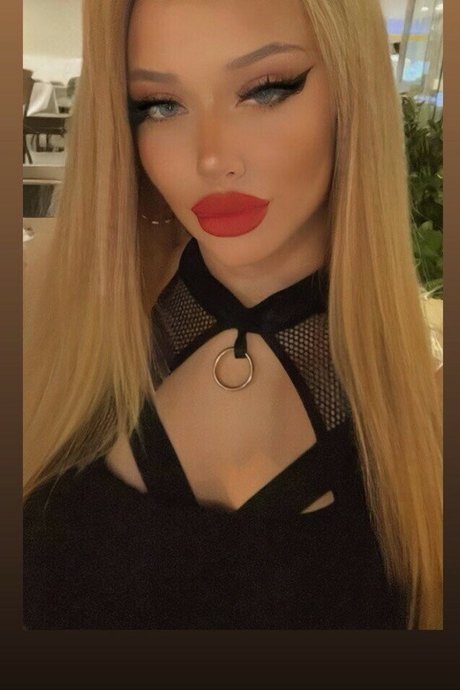 Ecesinn_ model nude images