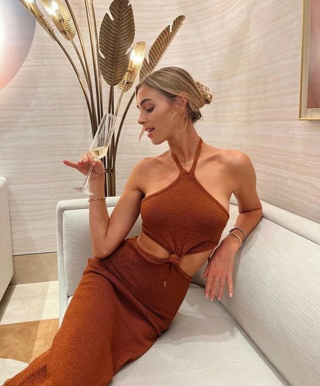 Elizabeth Turner model nice pics