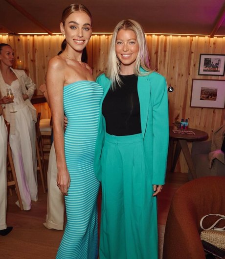 Elizabeth Turner pornstar top image