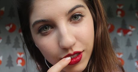 FrivolousFox ASMR model art archive