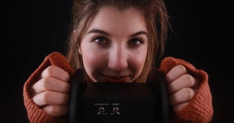 FrivolousFox ASMR star sexy img