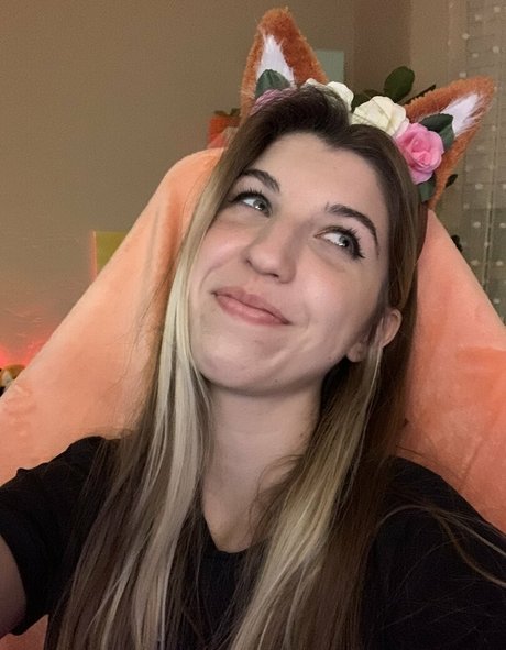 FrivolousFox ASMR model sex pictures