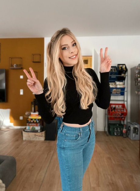 Milschbaum hot pornstar pics