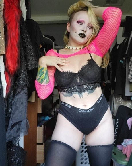 Abadon naked actress img