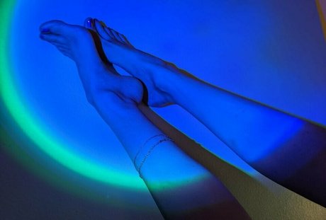 Lizmreow naked pornstar photo