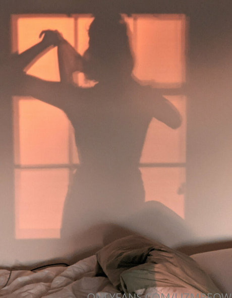 Lizmreow actress pics