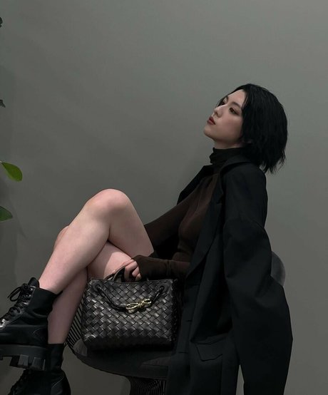 Ayaka Miyoshi art model photo