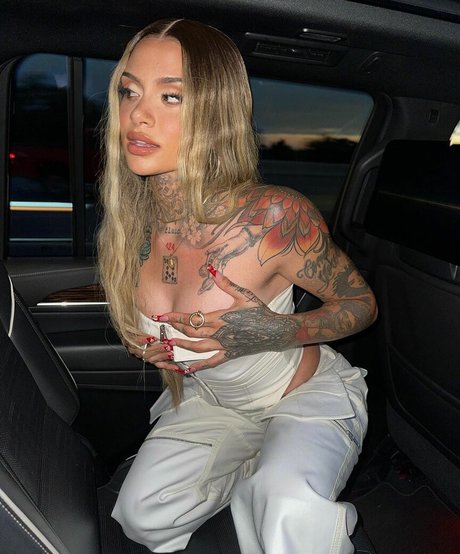 slut onlyfans pornographic galleries