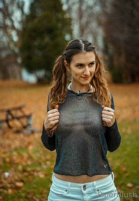 Piper Blush hot actress pictures