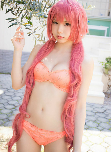 Enako model beautiful archive