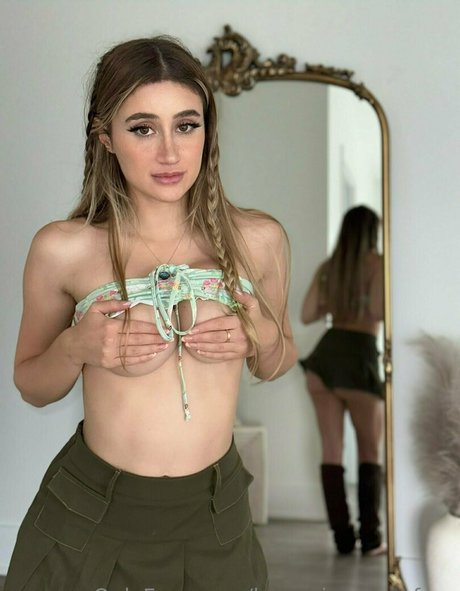 Bronwin pornstar top img