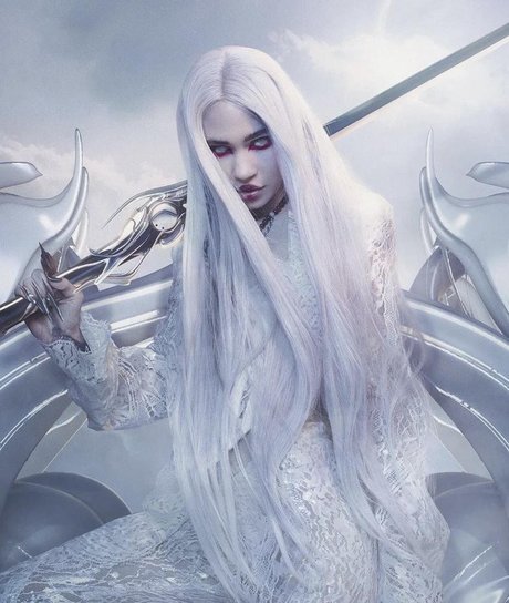 Grimes star naked pictures