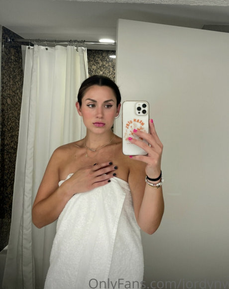 Jordyn Woodruff model pornographic photos