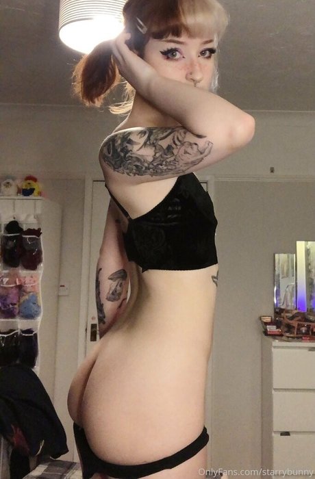 Starryfawnn pornstar naked pic